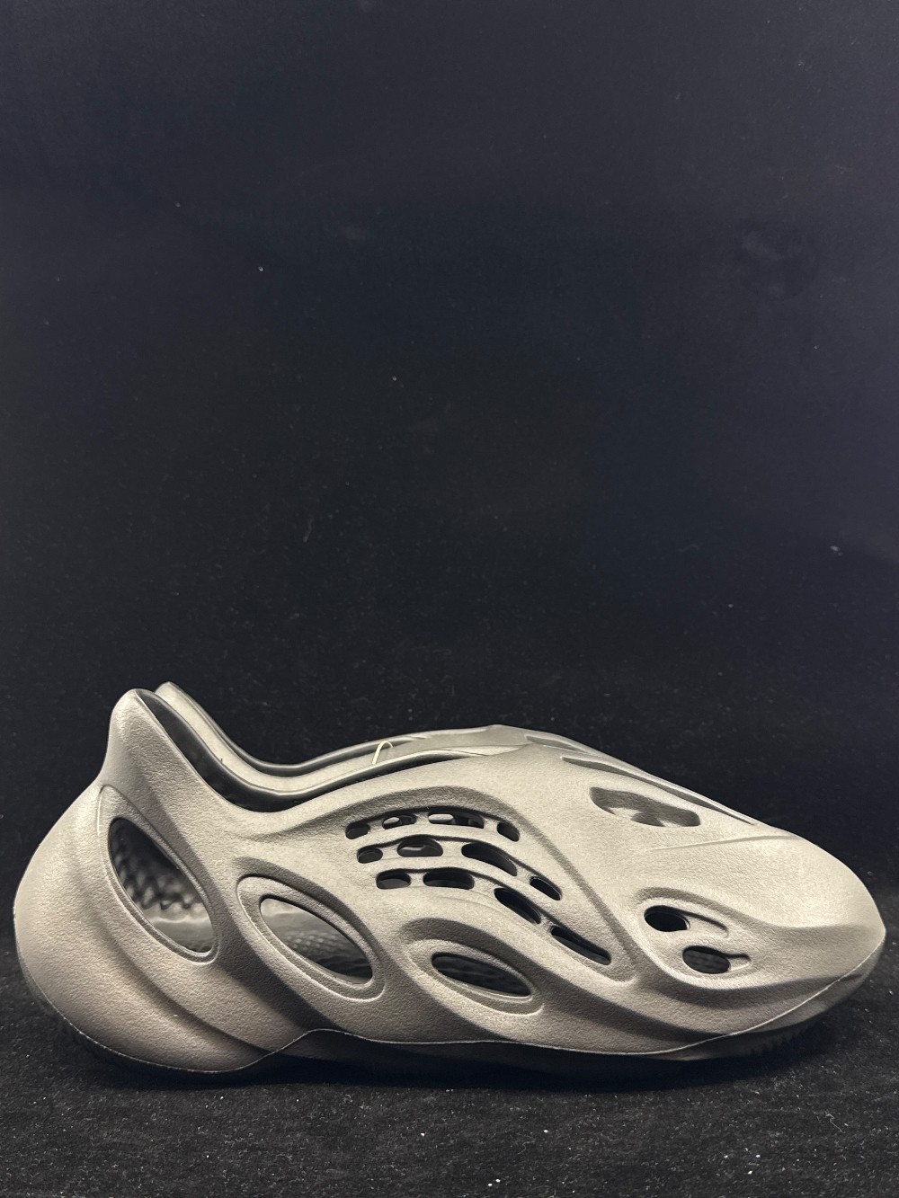 YEEZY FOAM RUNNER - ONYX