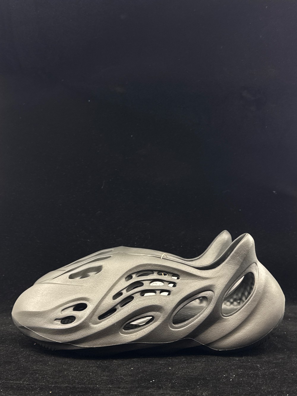 YEEZY FOAM RUNNER - ONYX