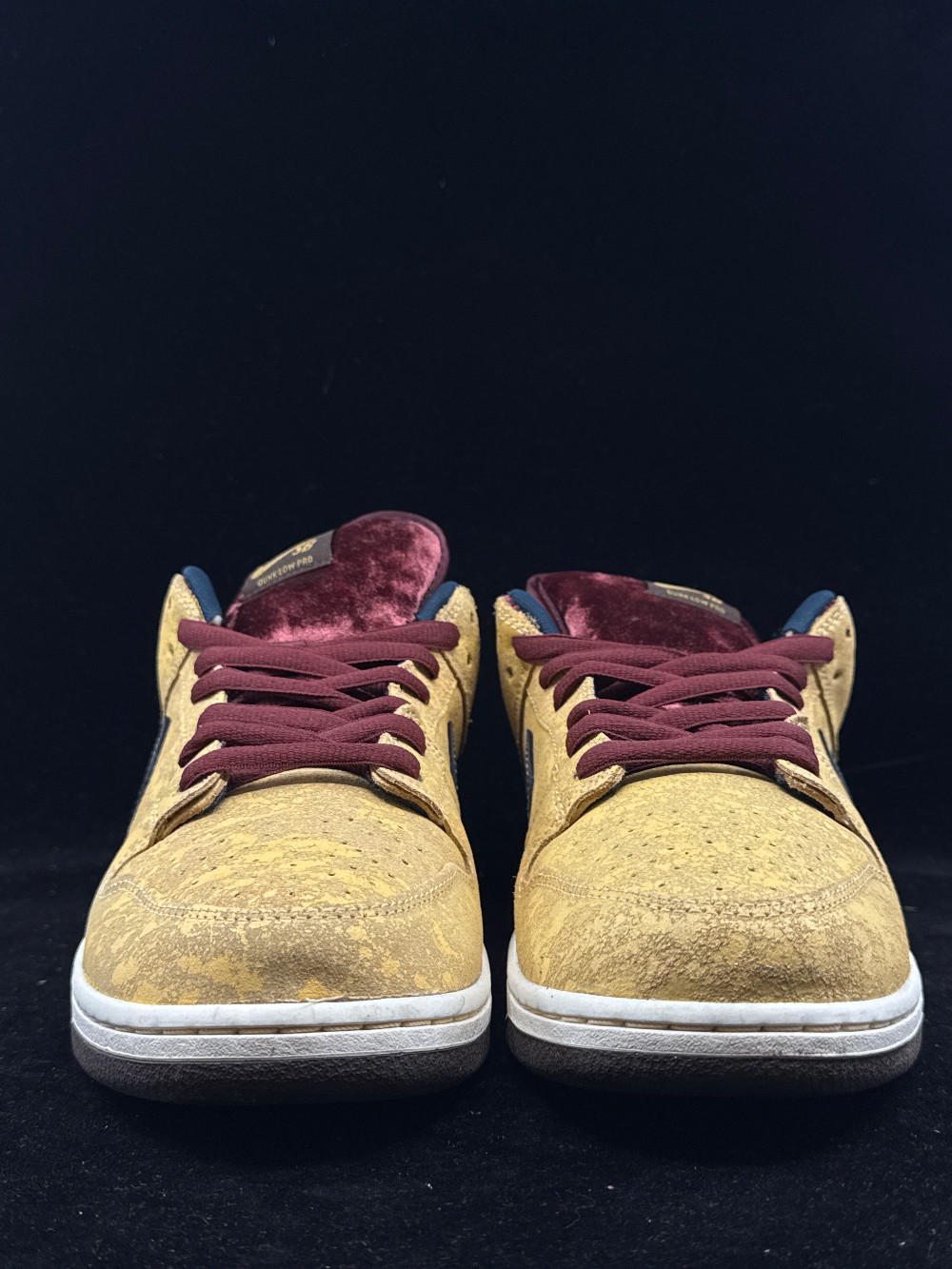 *USED* NIKE SB DUNK LOW - CITY OF CINEMA