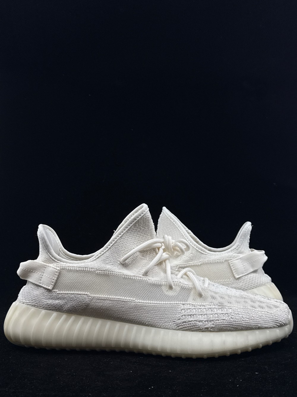 *USED* YEEZY 350 BOOST V2 - BONE