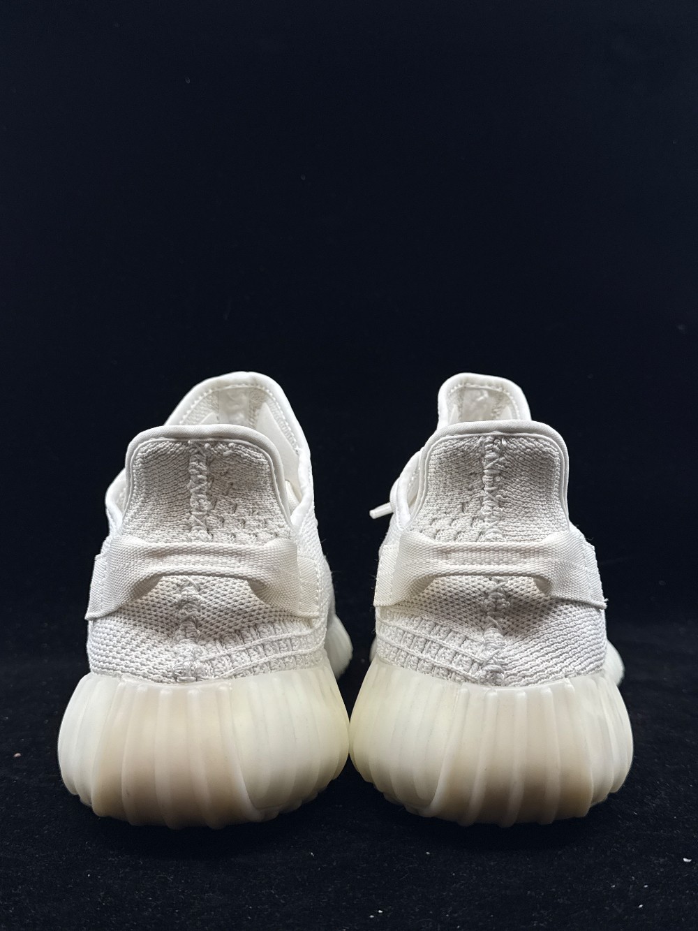 *USED* YEEZY 350 BOOST V2 - BONE