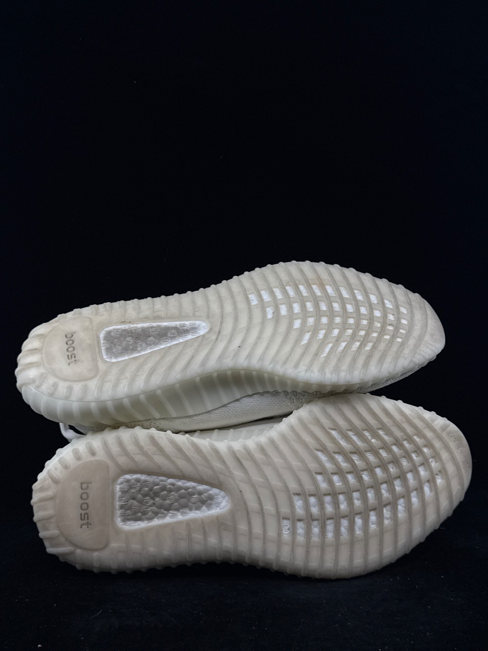 *USED* YEEZY 350 BOOST V2 - BONE