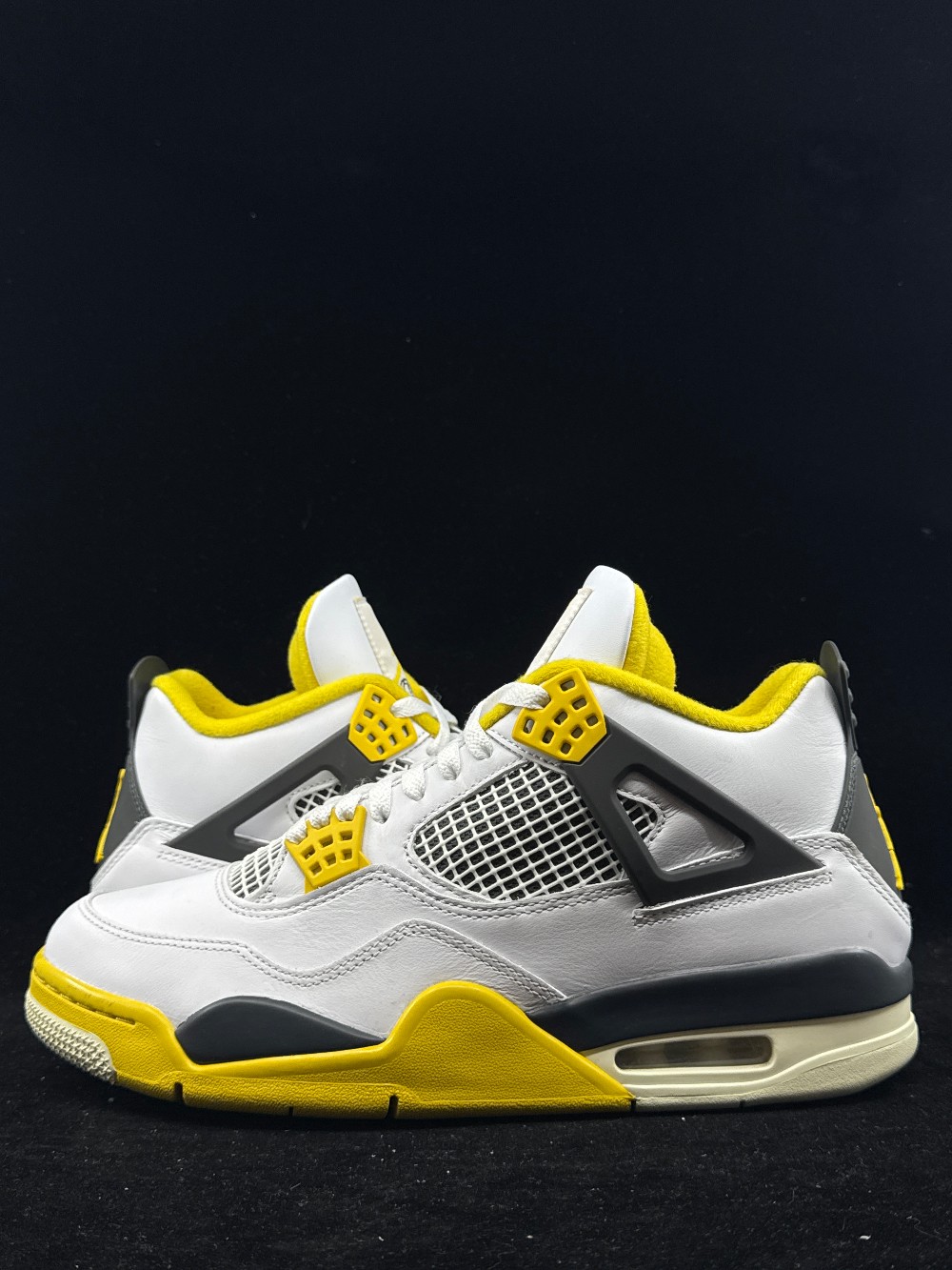 *USED* AJ 4 (W) - VIVID SULFUR
