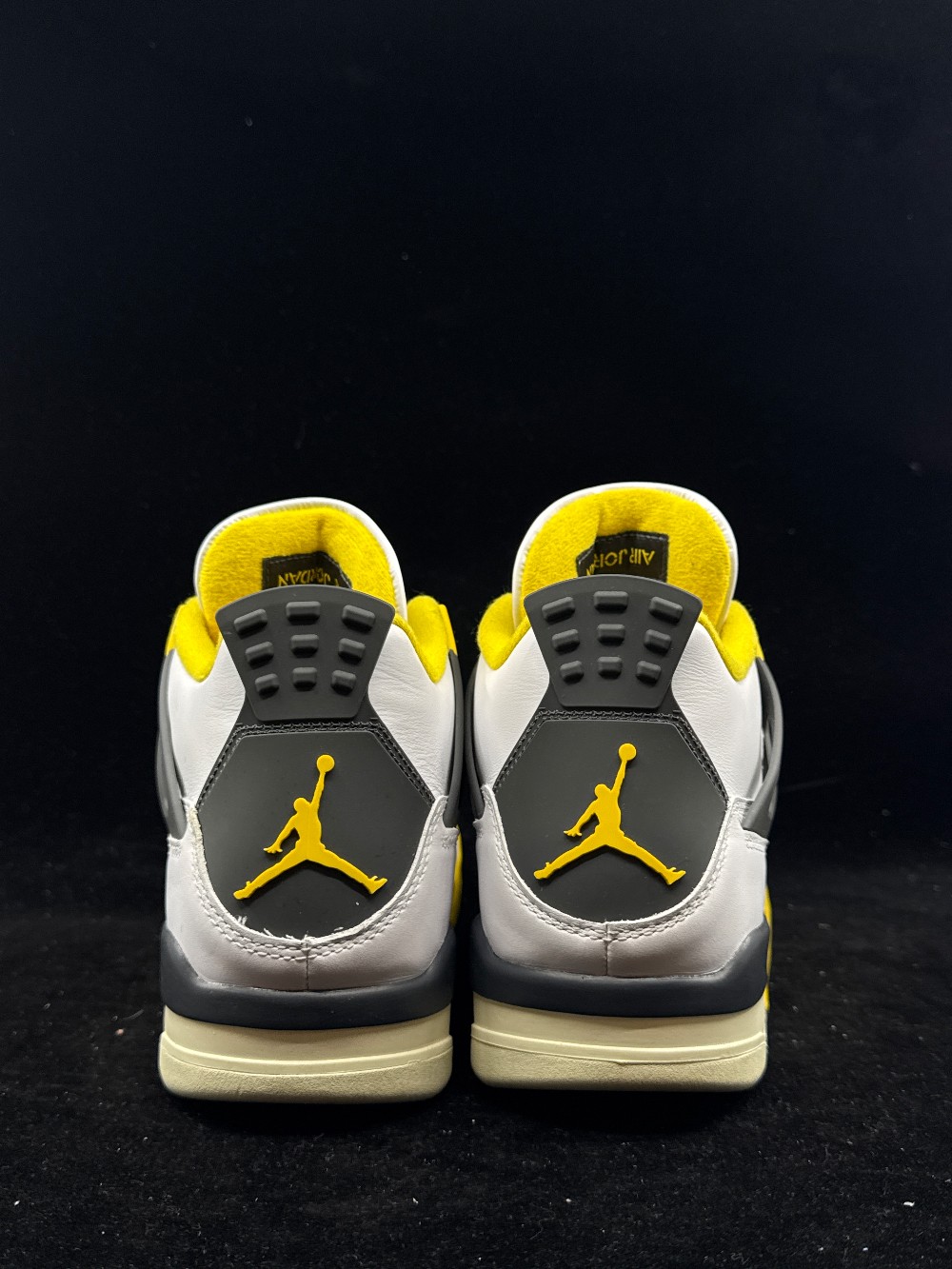 *USED* AJ 4 (W) - VIVID SULFUR