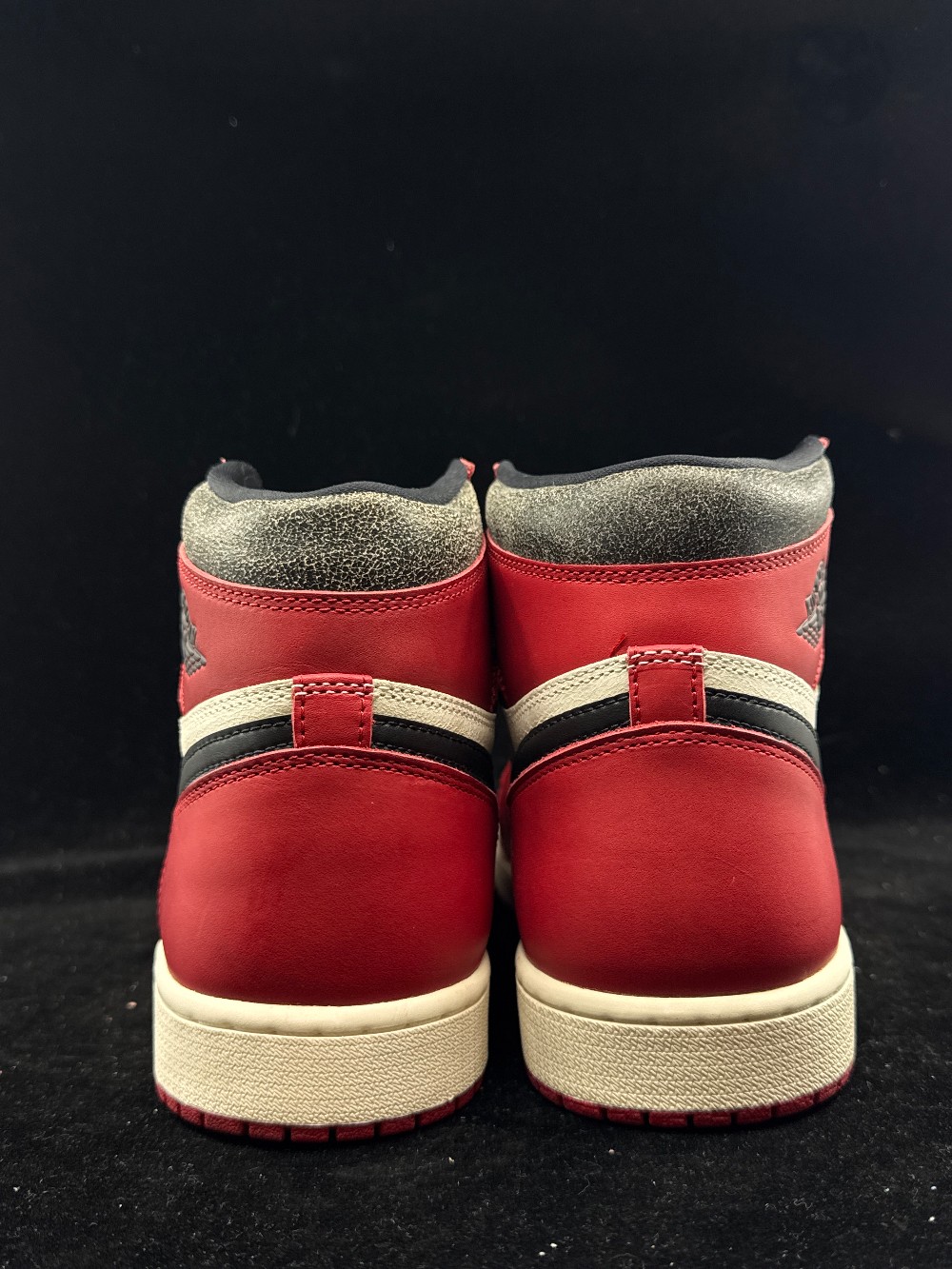 *NO BOX* AJ 1 - CHICAGO LOST AND FOUND