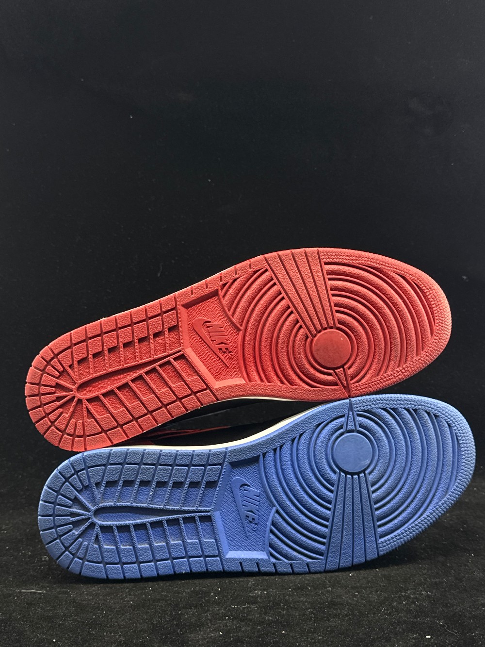 *USED* AJ 1 - TOP 3 (2016)