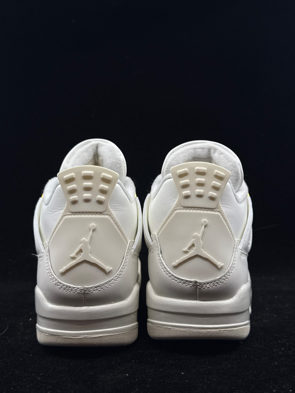 *VNDS* AJ 4 (W) - METALLIC GOLD