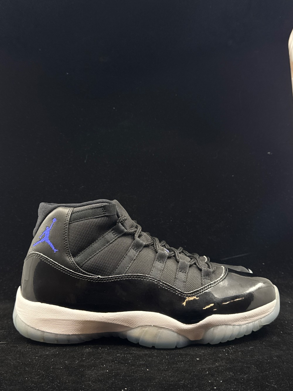 AJ 11 - SPACE JAM (2016)