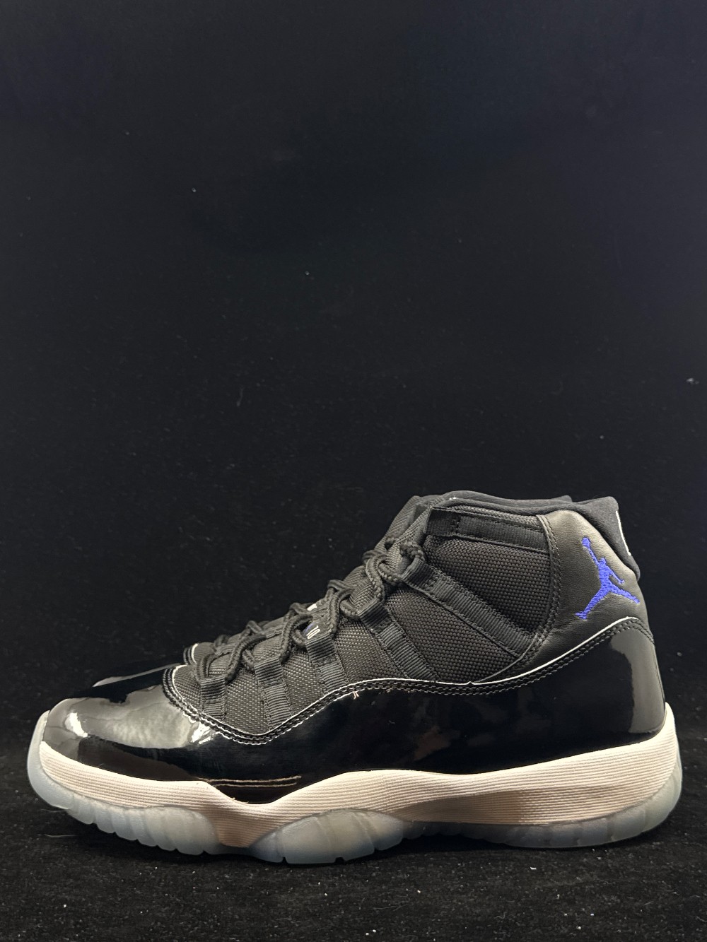 AJ 11 - SPACE JAM (2016)
