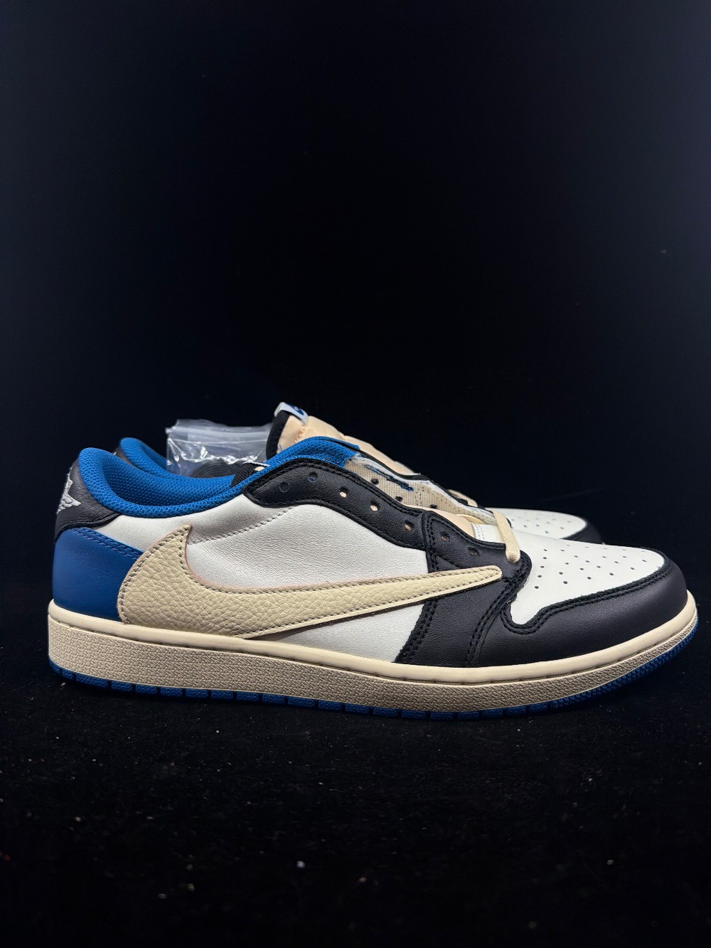 AJ 1 LOW X TRAVIS SCOTT - FRAGMENT