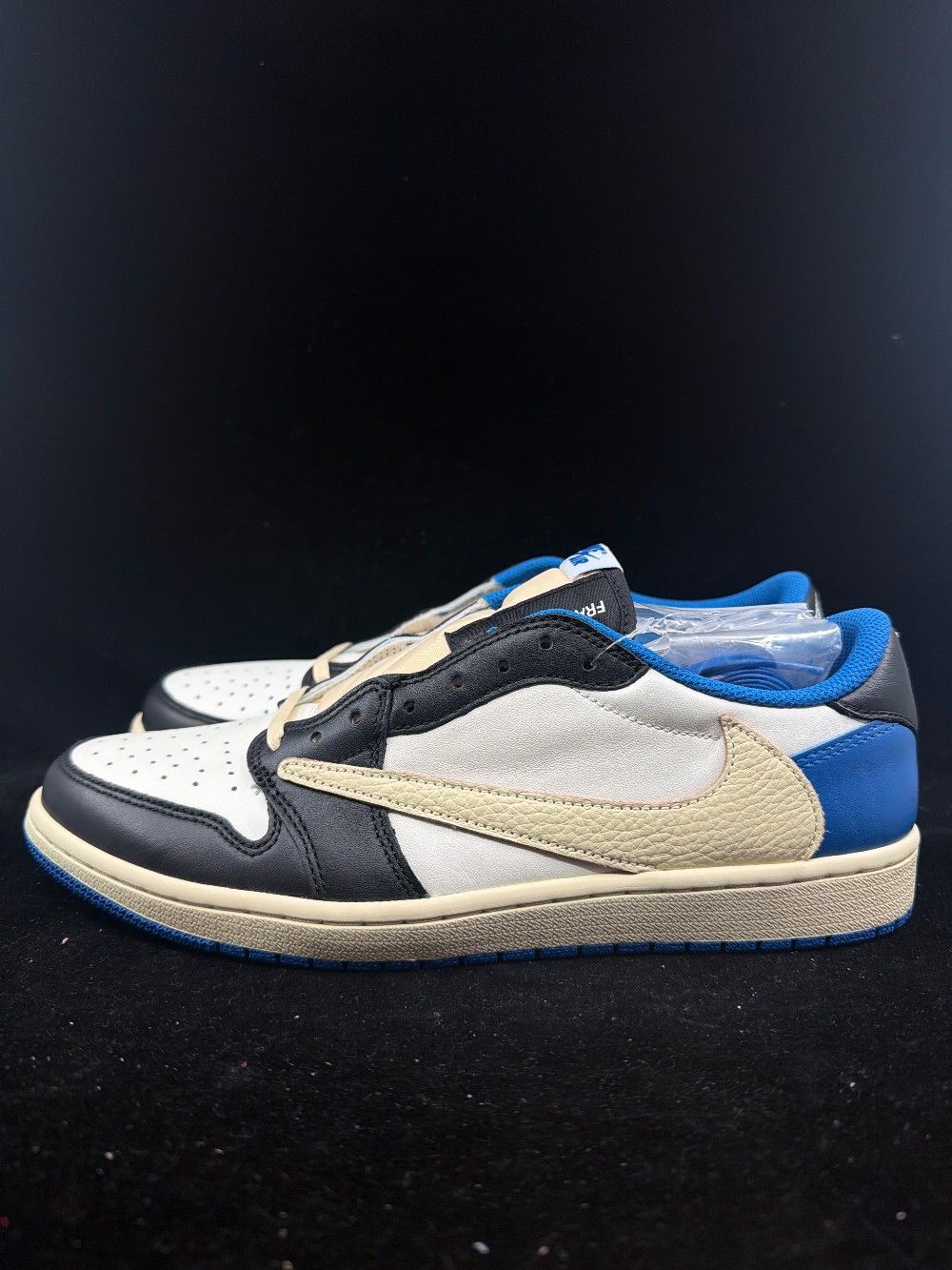 AJ 1 LOW X TRAVIS SCOTT - FRAGMENT