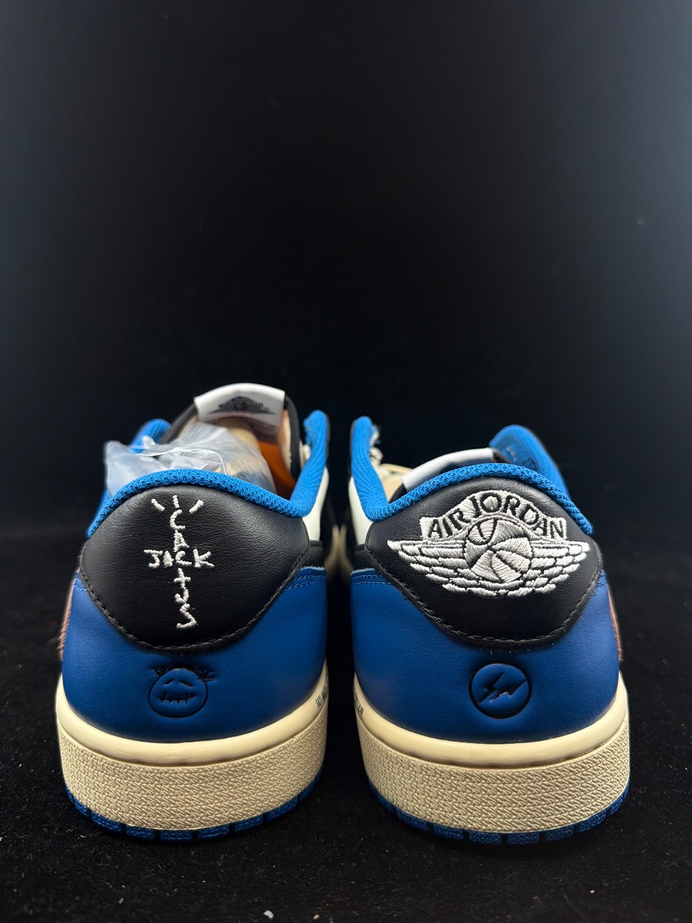 AJ 1 LOW X TRAVIS SCOTT - FRAGMENT