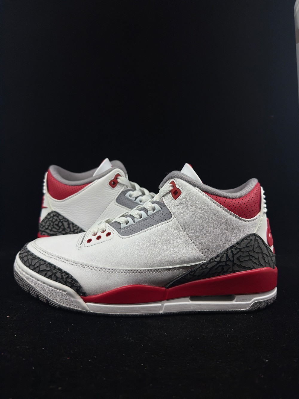 *USED/NO BOX* AJ 3 - FIRE RED (2022)