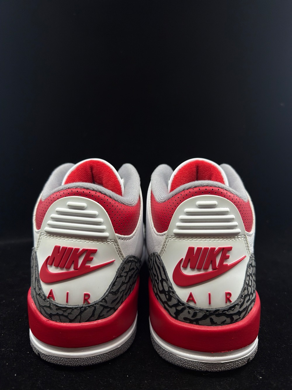 *USED/NO BOX* AJ 3 - FIRE RED (2022)