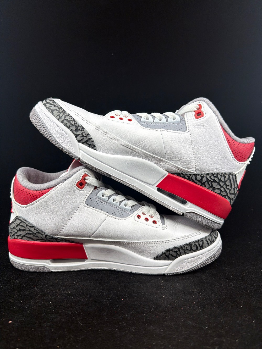*USED/NO BOX* AJ 3 - FIRE RED (2022)