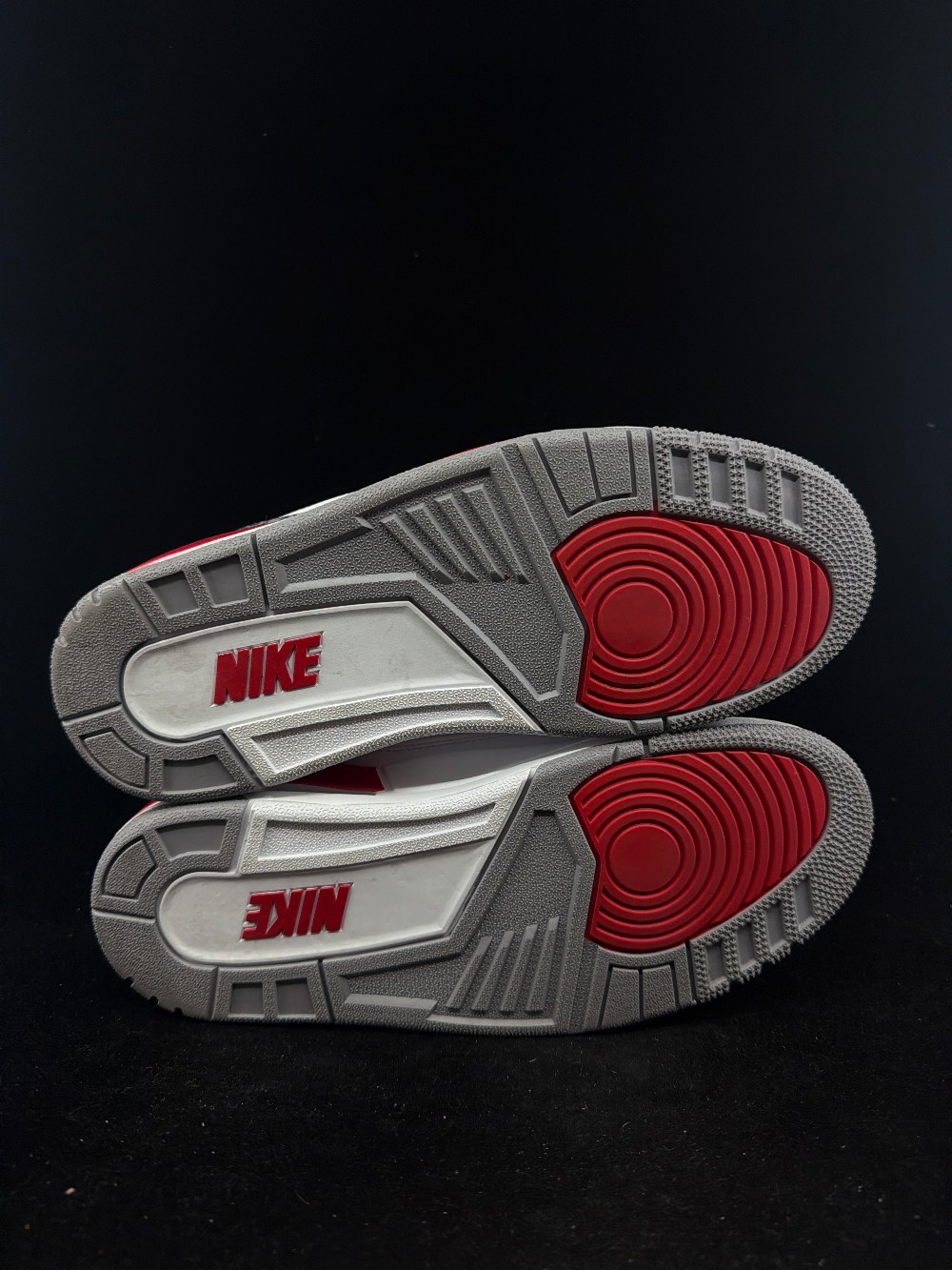 *USED/NO BOX* AJ 3 - FIRE RED (2022)