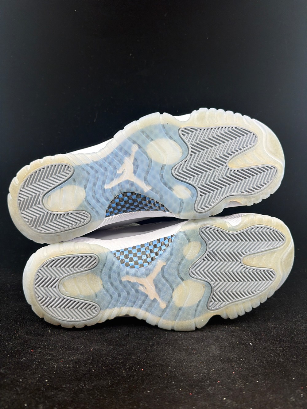 *USED* AJ 11 LOW - CEMENT GREY