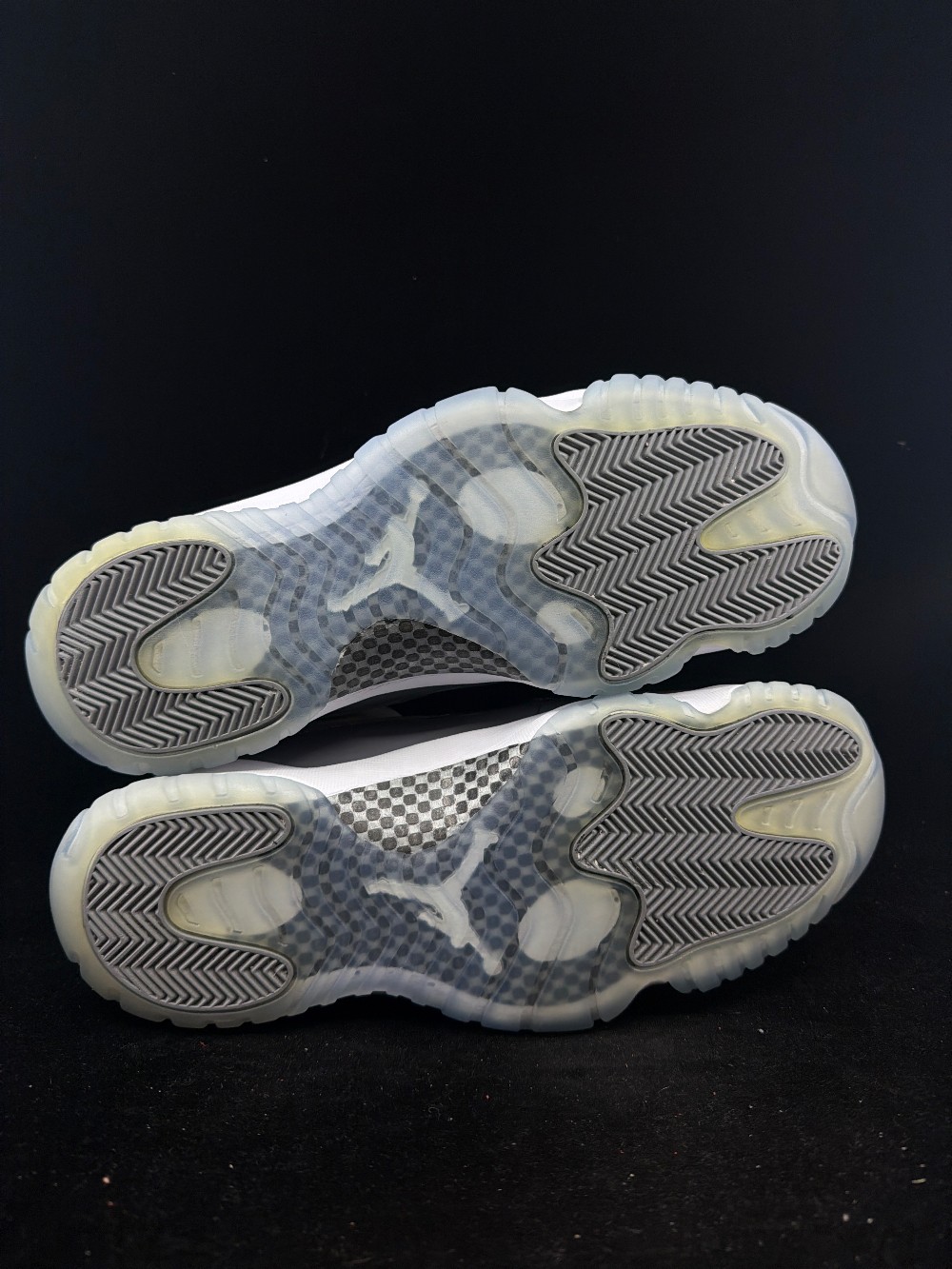 *USED/NO BOX* AJ 11 LOW - COOL GREY