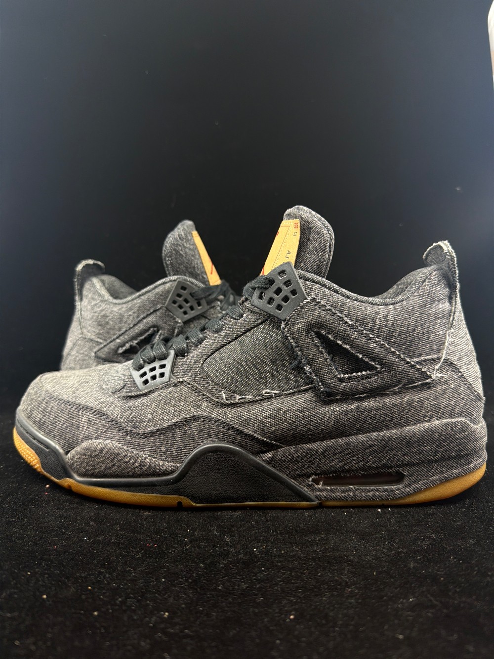 *USED/NO BOX* AJ 4 X LEVIS - BLACK/NO LABEL