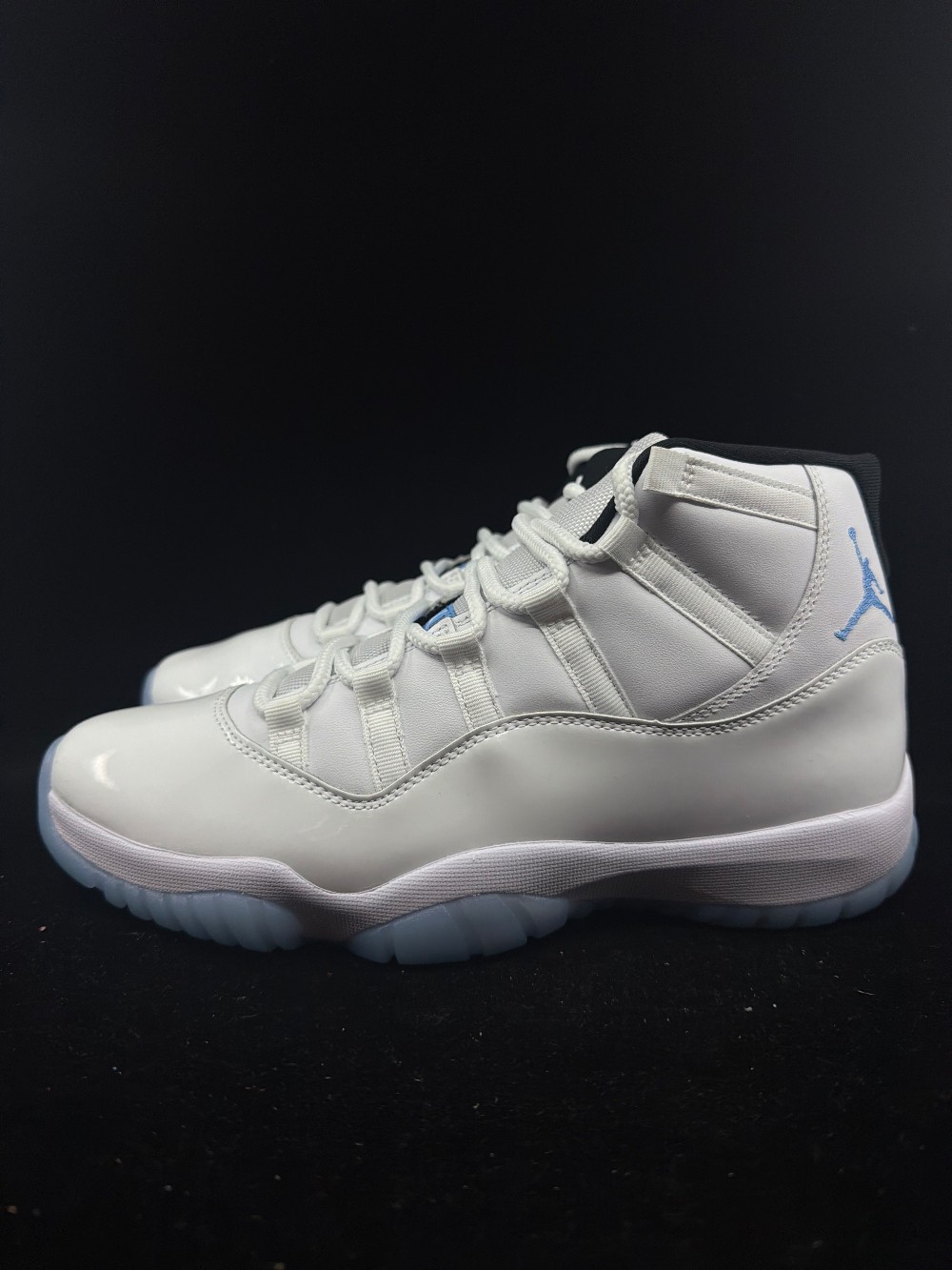 AJ 11 - LEGEND BLUE (2024)