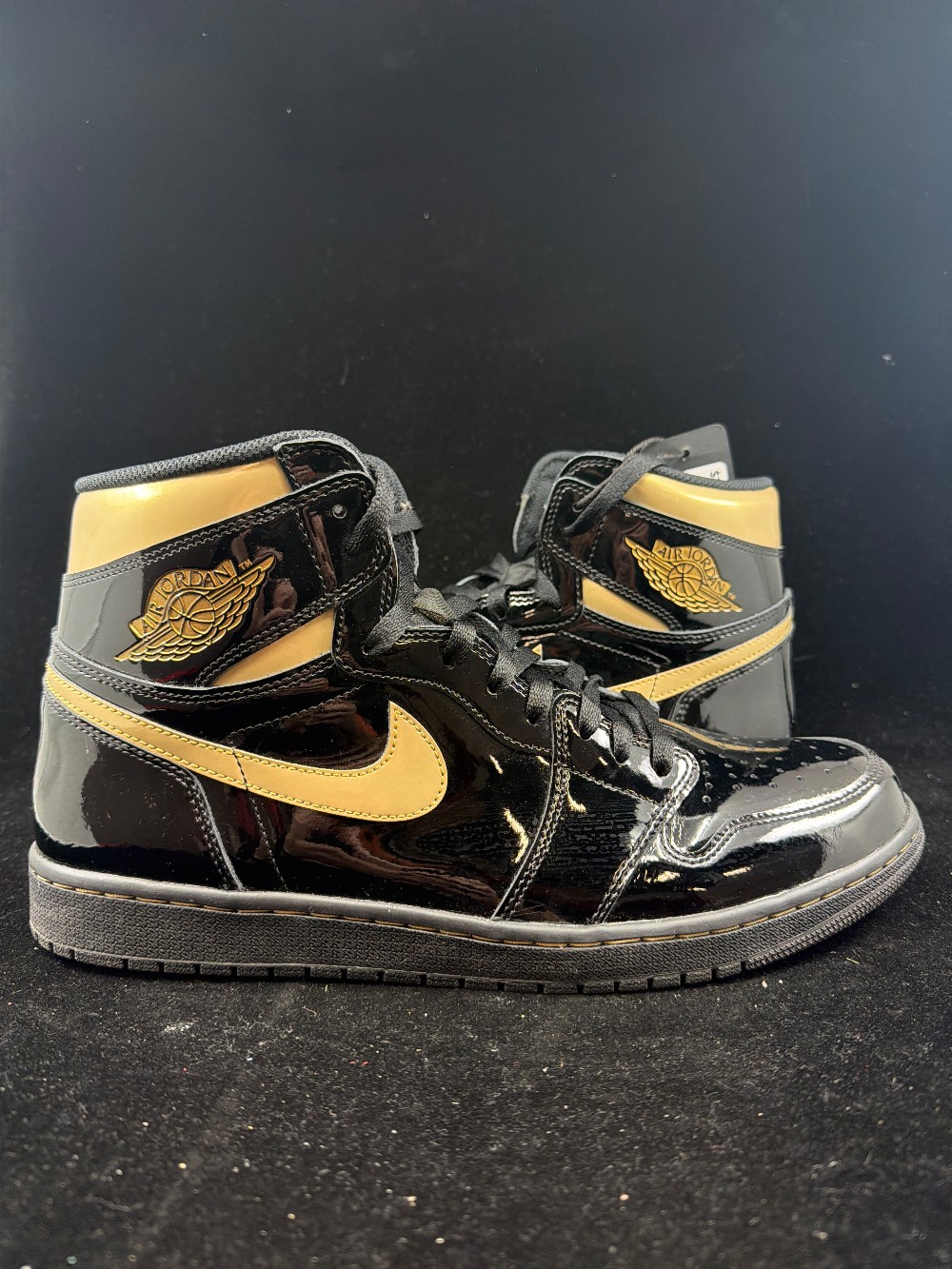 *USED* AJ 1 - BLACK METALLIC GOLD