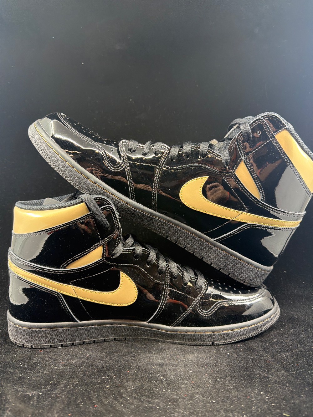 *USED* AJ 1 - BLACK METALLIC GOLD