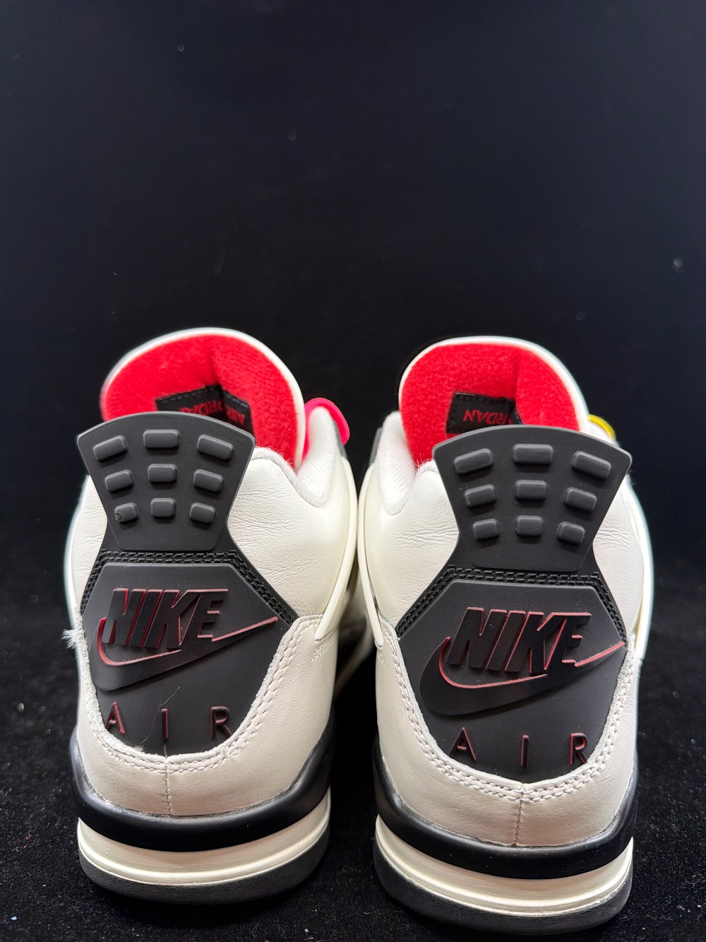 *USED* AJ 4 - FLIGHT CLUB