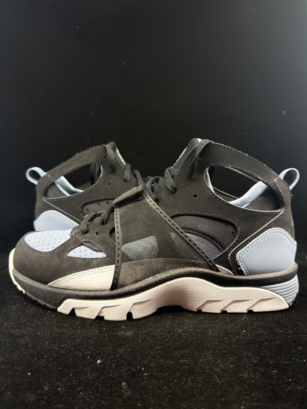 *USED* NIKE AIR HUARACHE - COOL BLUE BLACK