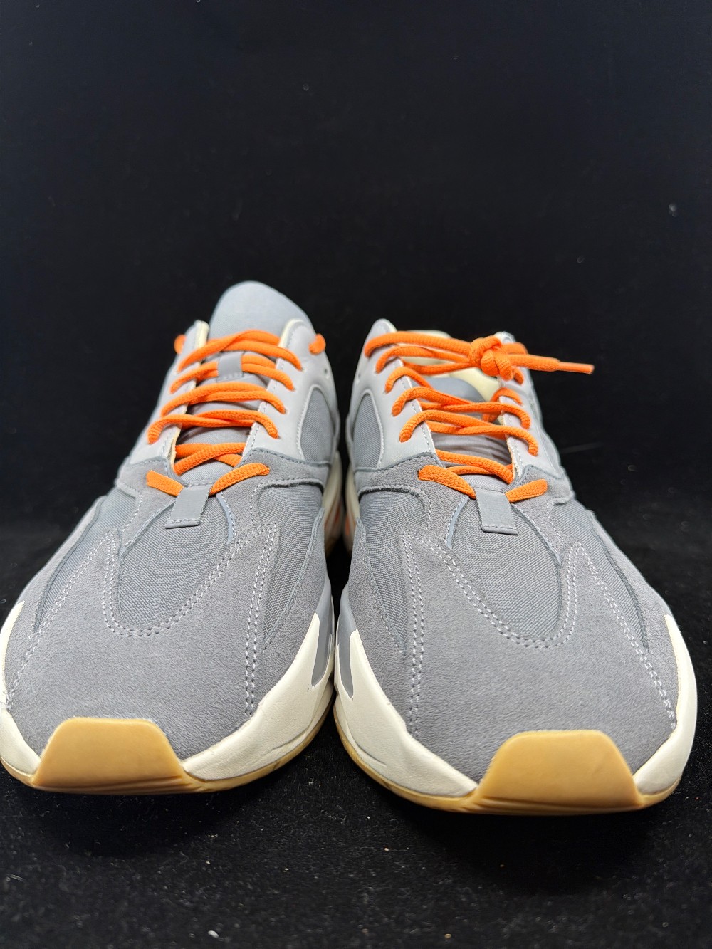 *VNDS* YEEZY BOOST 700 - MAGNET