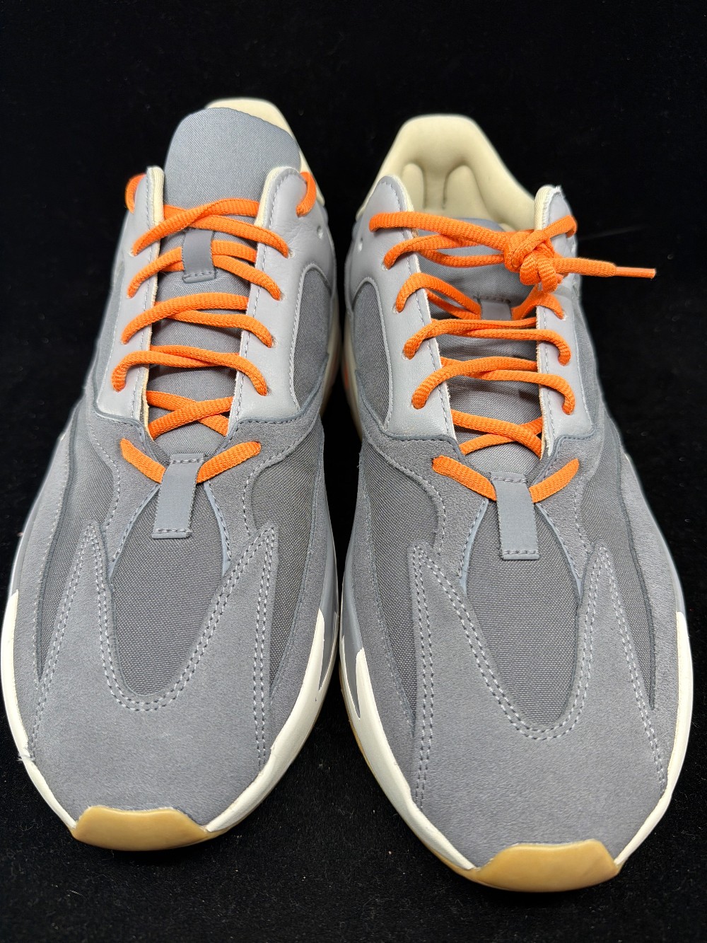 *VNDS* YEEZY BOOST 700 - MAGNET