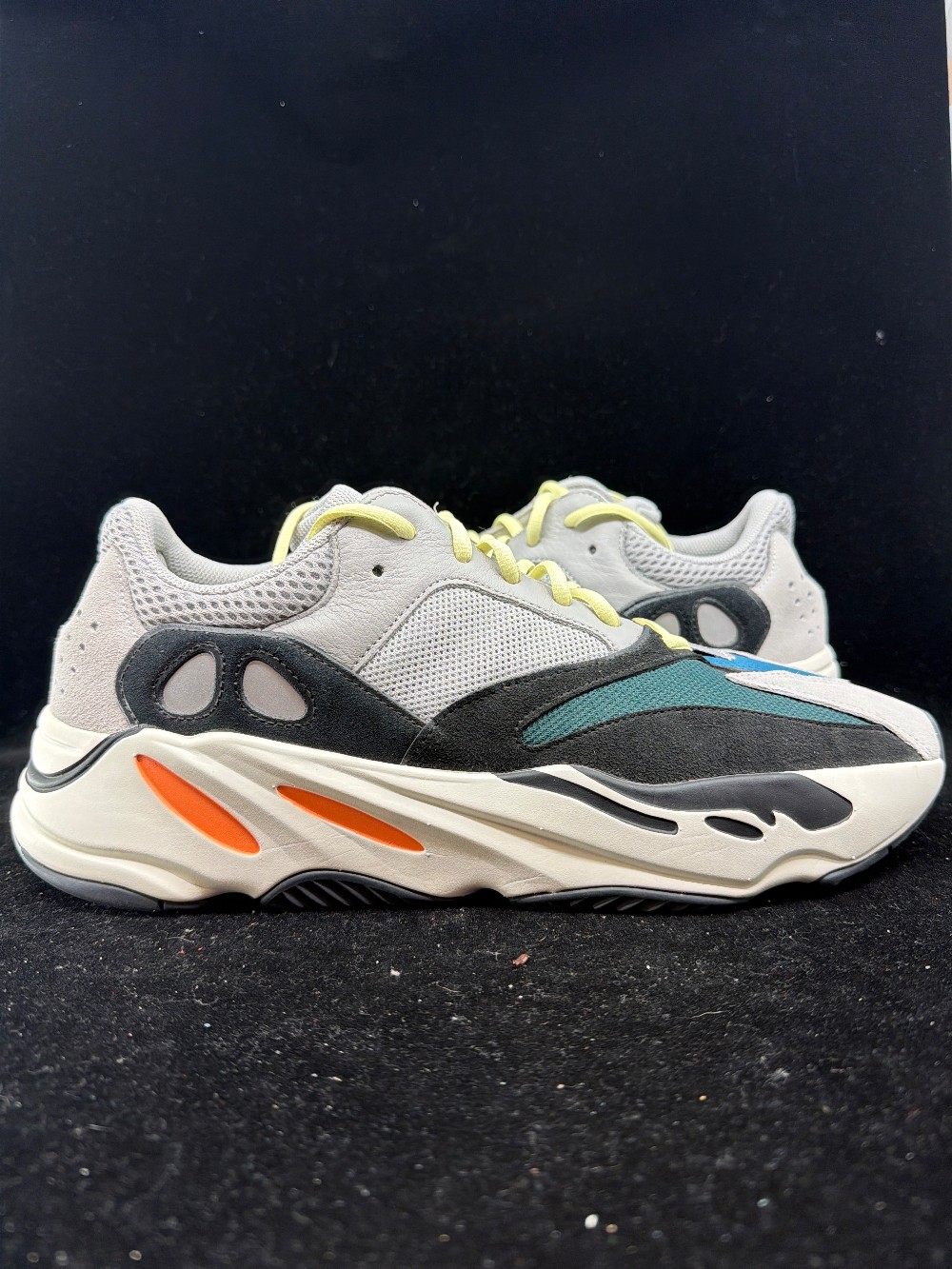 *USED* YEEZY BOOST 700 - WAVE RUNNER