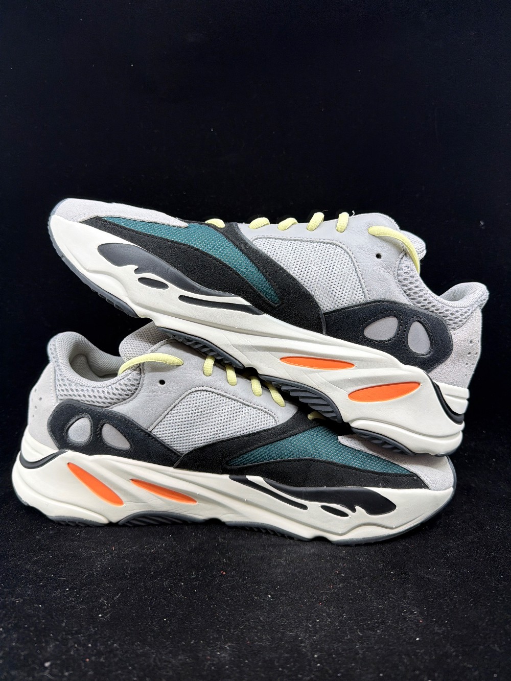 *USED* YEEZY BOOST 700 - WAVE RUNNER