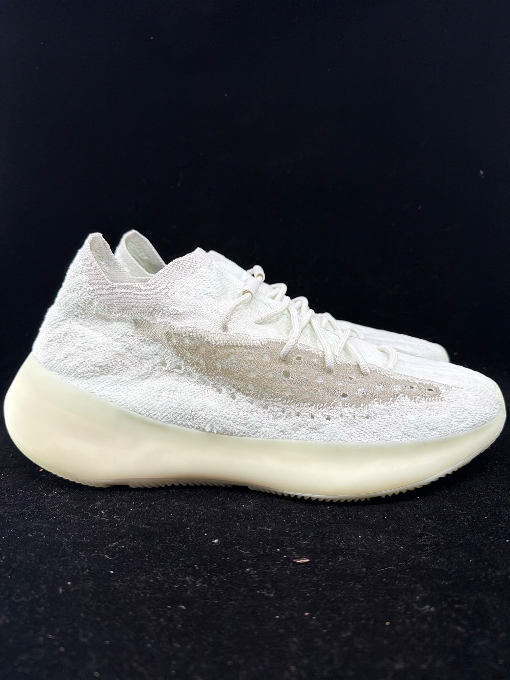 YEEZY BOOST 380 - CALCITE GLOW
