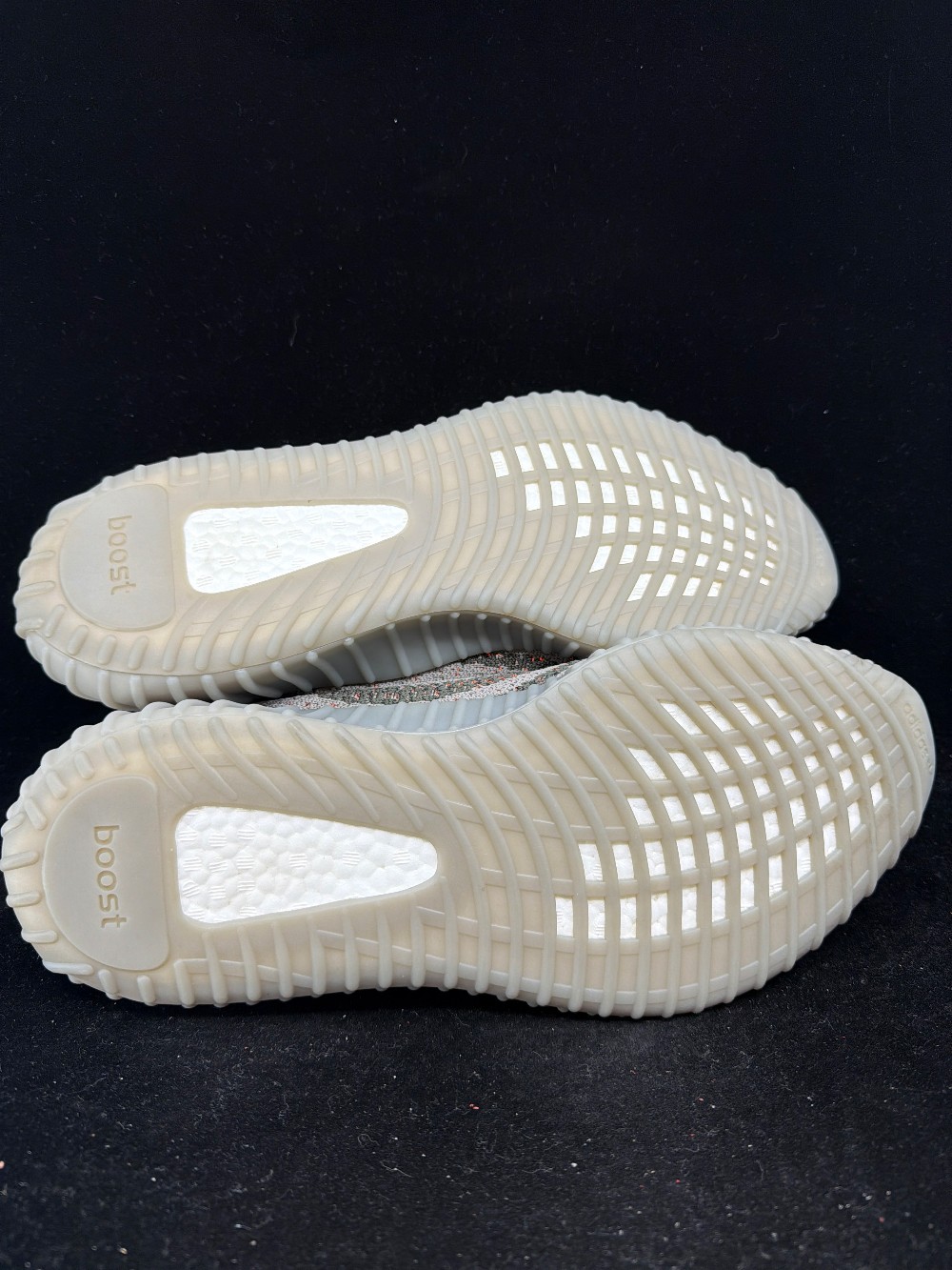 YEEZY BOOST 350 VS - BELUGA REFLECTIVE