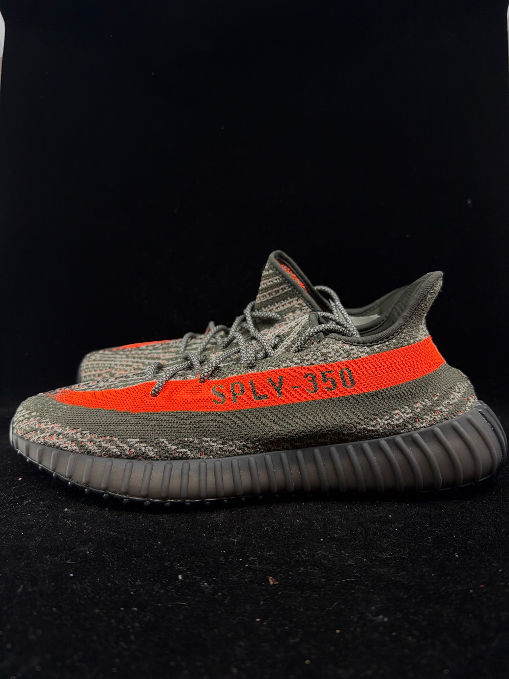 YEEZY 350 V2 - CARBON BELUGA
