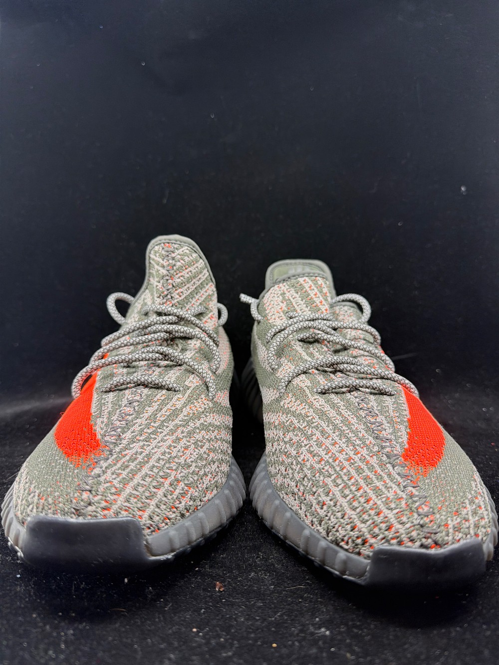 YEEZY 350 V2 - CARBON BELUGA
