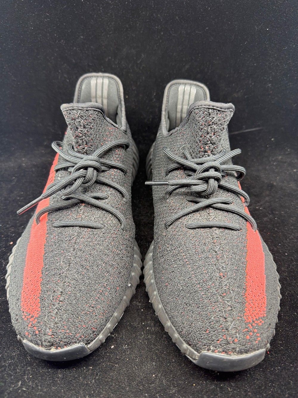 *USED* YEEZY BOOST 350 V2 - CORE BLACK RED