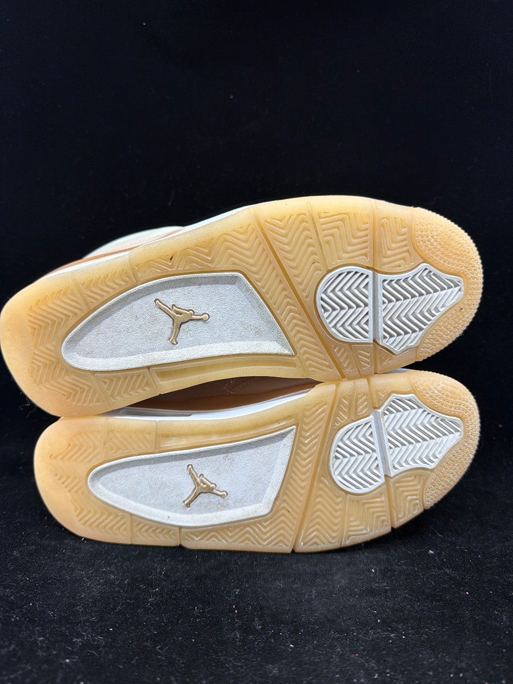 *USED* AJ 4 (W) - SHIMMER