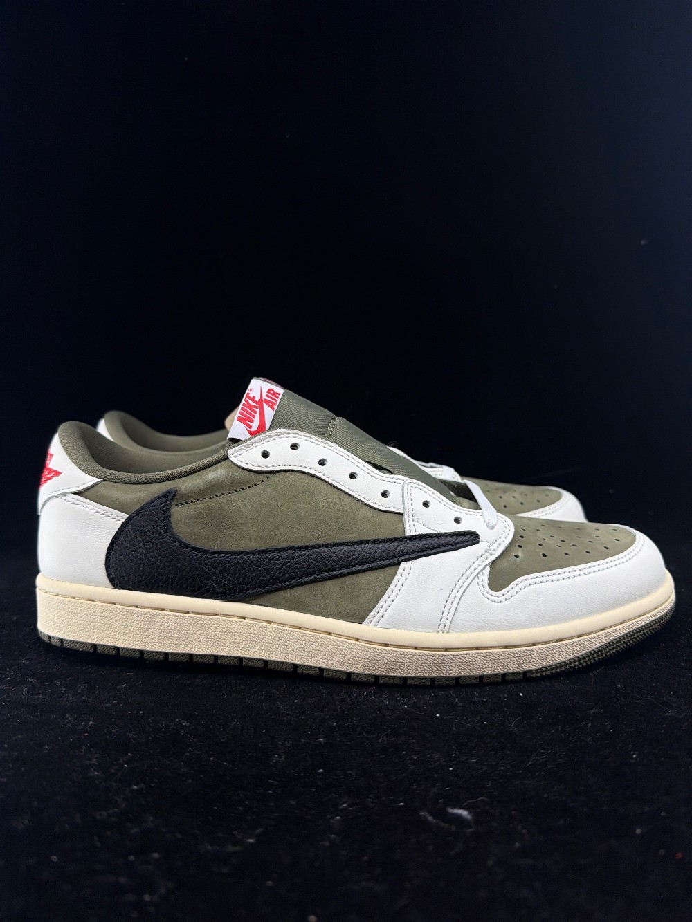 AJ 1 LOW X TRAVIS SCOTT - MEDIUM OLIVE