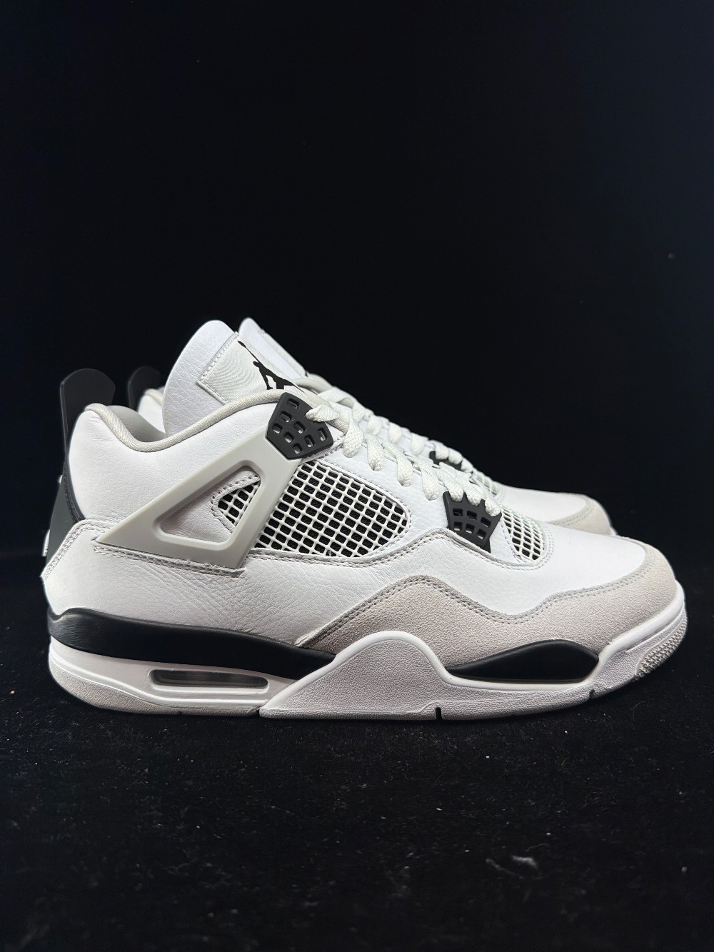 AJ 4 - MILITARY BLACK