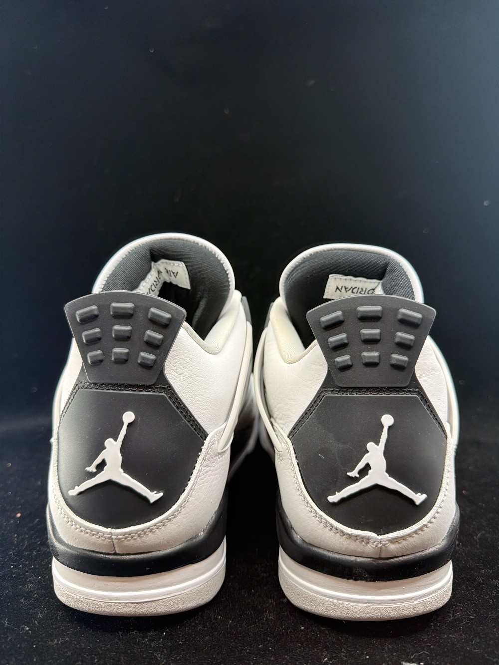 AJ 4 - MILITARY BLACK