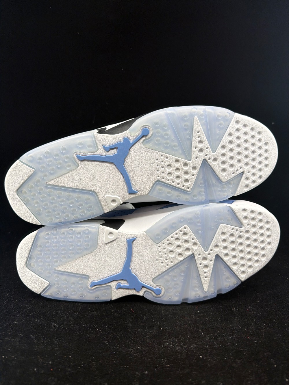 AJ 6 - UNC WHITE