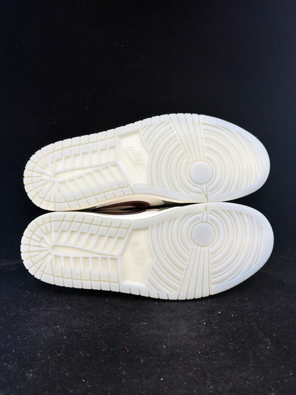 AJ 1 LOW OG - YEAR OF THE DRAGON (2024)