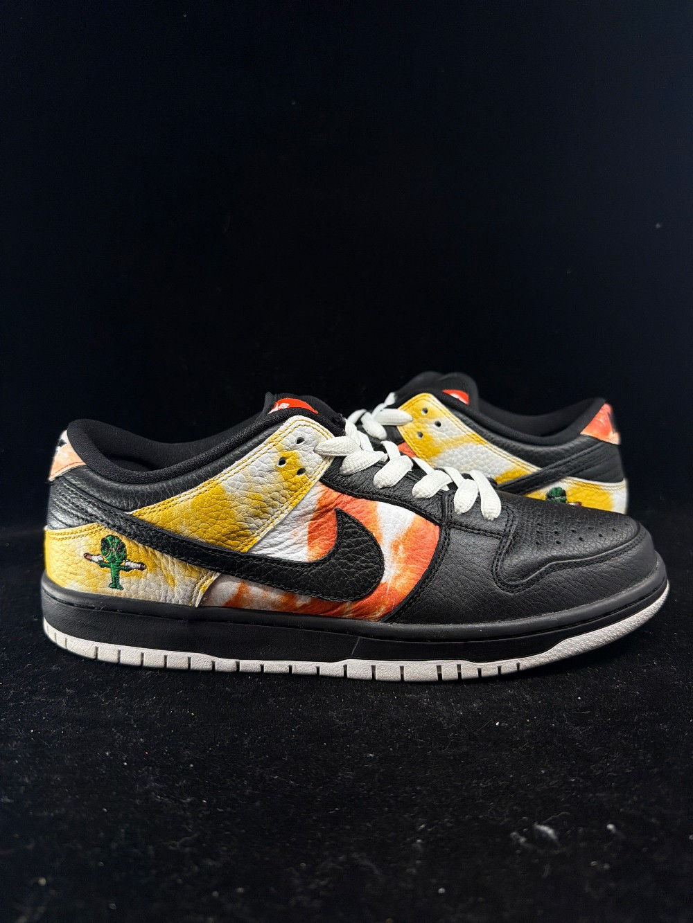 *USED* NIKE SB DUNK LOW - RAYGUN TIE-DYE BLACK