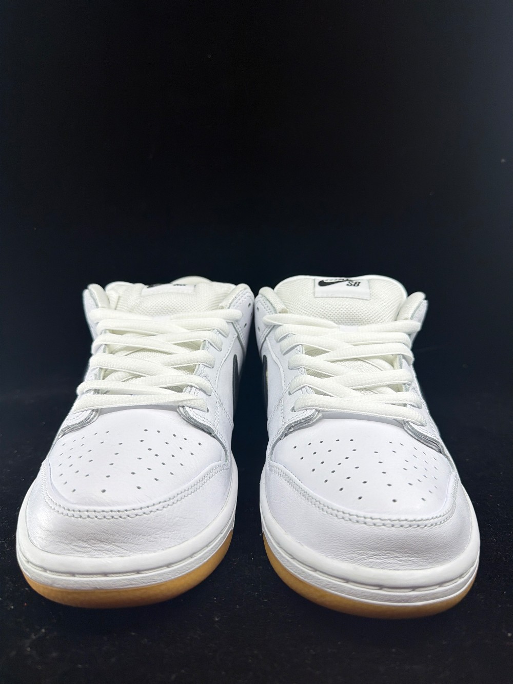 NIKE SB DUNK LOW - WHITE GUM