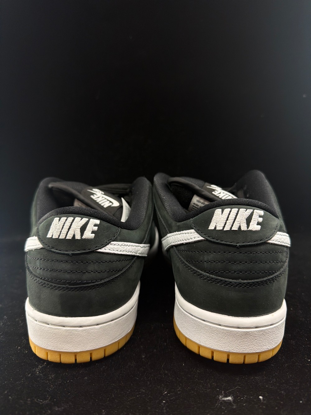 NIKE SB DUNK LOW - BLACK GUM