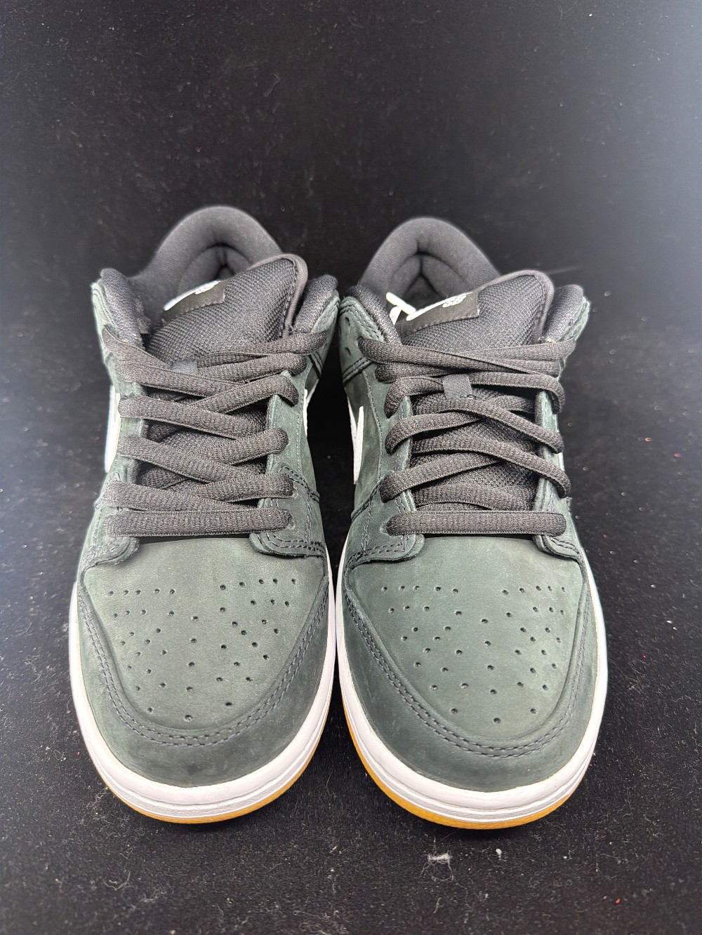 NIKE SB DUNK LOW - BLACK GUM