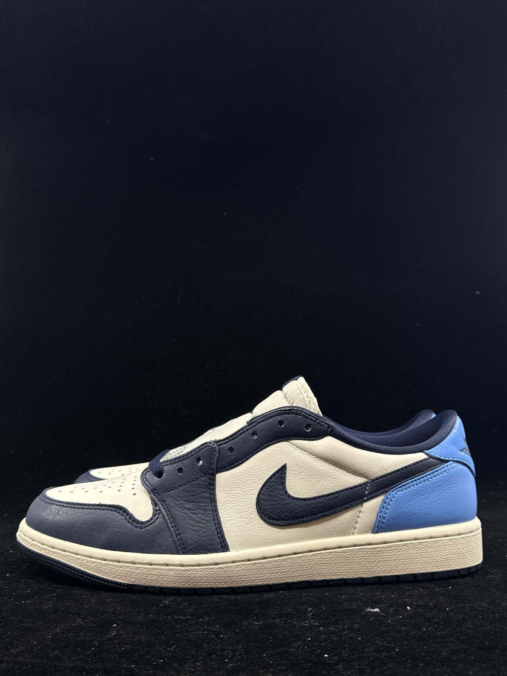 AJ 1 LOW OG - OBSIDIAN UNC