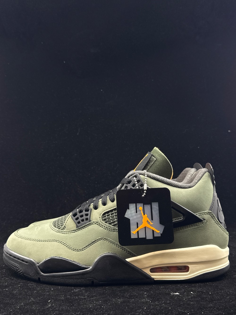 AJ 4 - UNDEFEATED (2025)