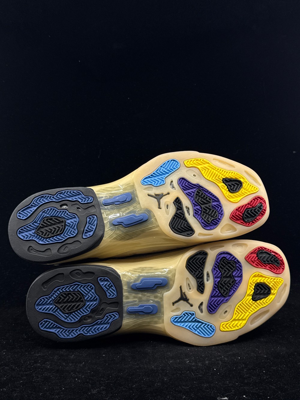 AJ 17 LOW - INFINITE ARCHIVES